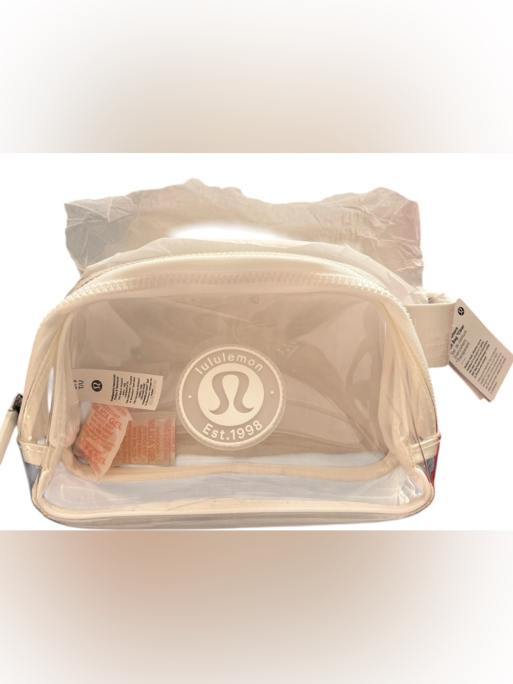 Lululemon NWT adorable Everywhere Belt Bag in Clear with white accents